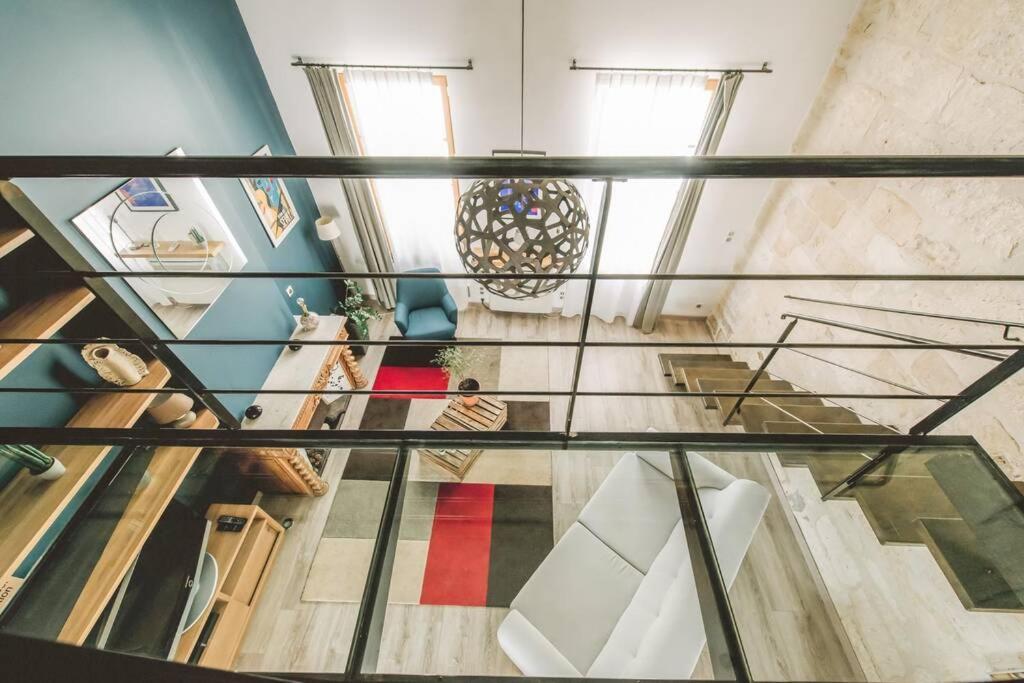 Appartement Duplex climatisé centre ancien 7min à pied du palais 6 couchages à Avignon Extérieur photo